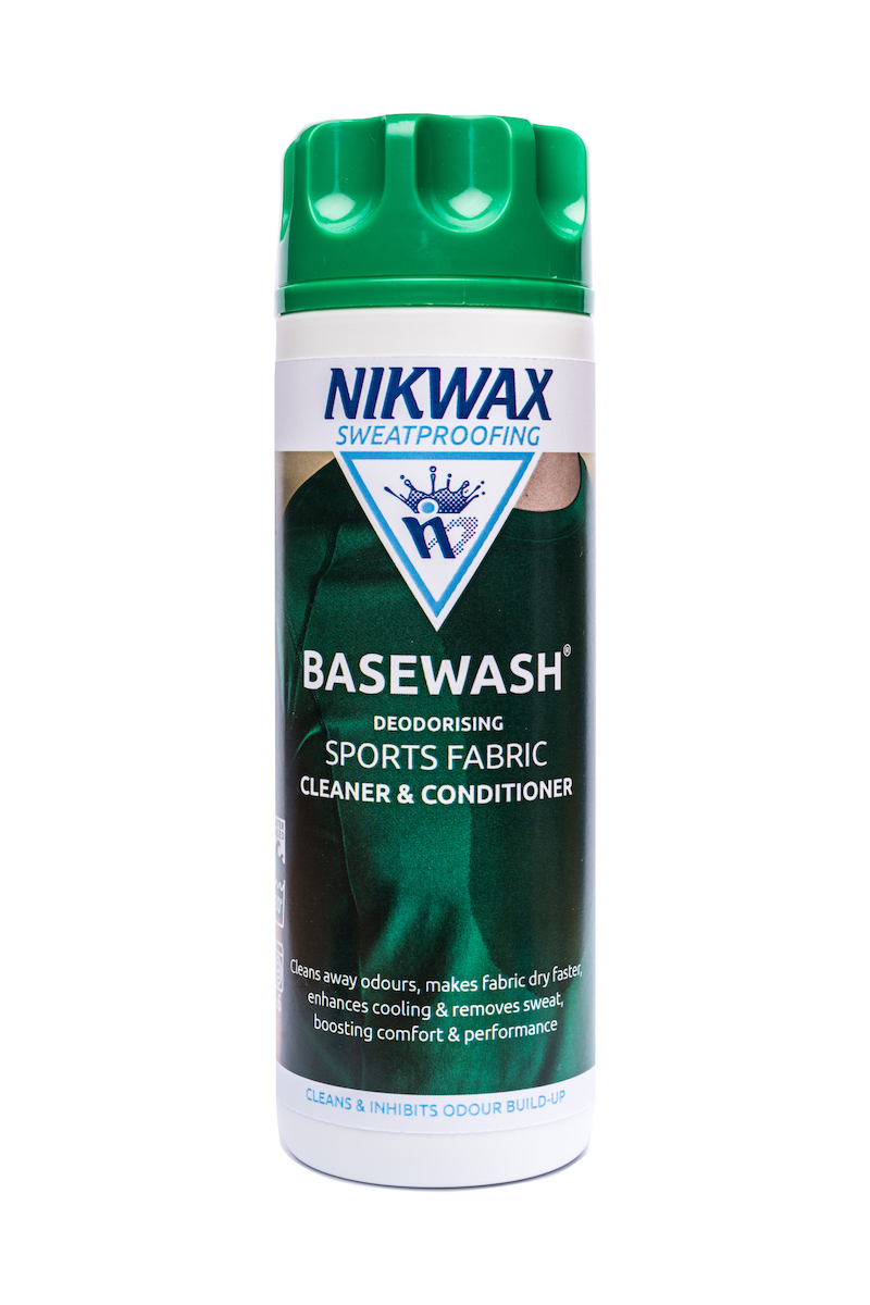 Nikwax BaseWash® - Lessive pour sous-vêtements et chaussettes synthétiques