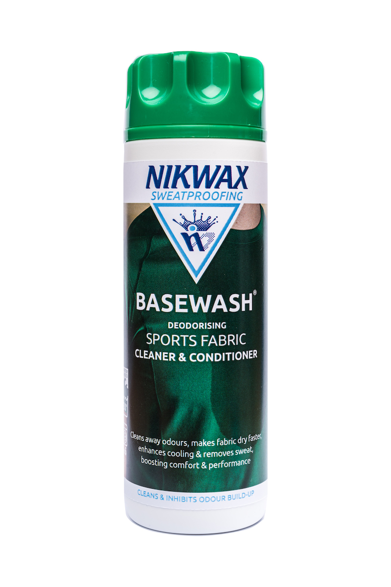 Nikwax BaseWash® - Lessive pour sous-vêtements et chaussettes synthétiques | Hardloop