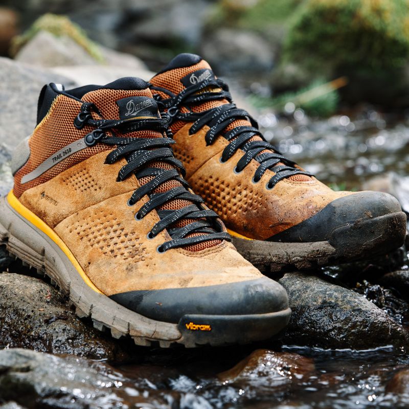 danner trail hiking boots