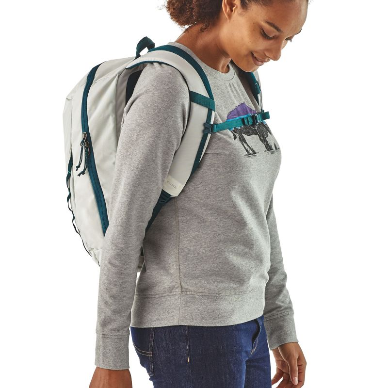 patagonia atom 18l pack